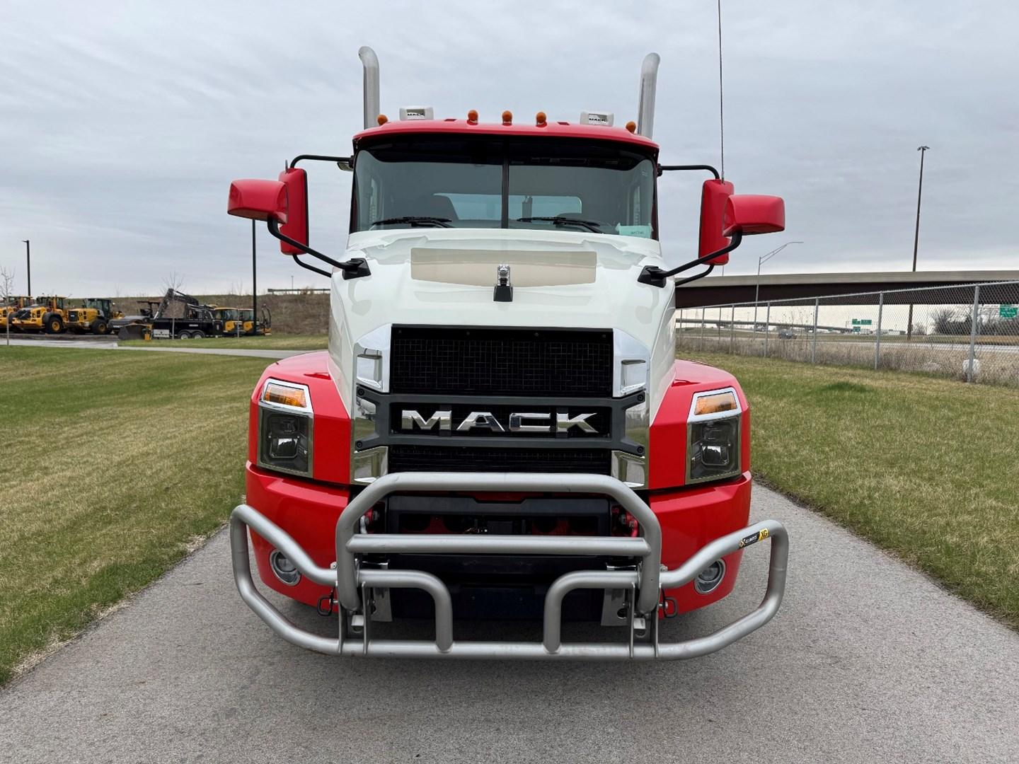 2023 Mack Anthem in Ankeny, IA — photo 2